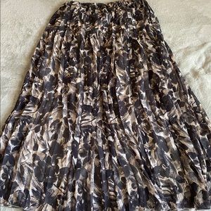 Maxi pleated skirt